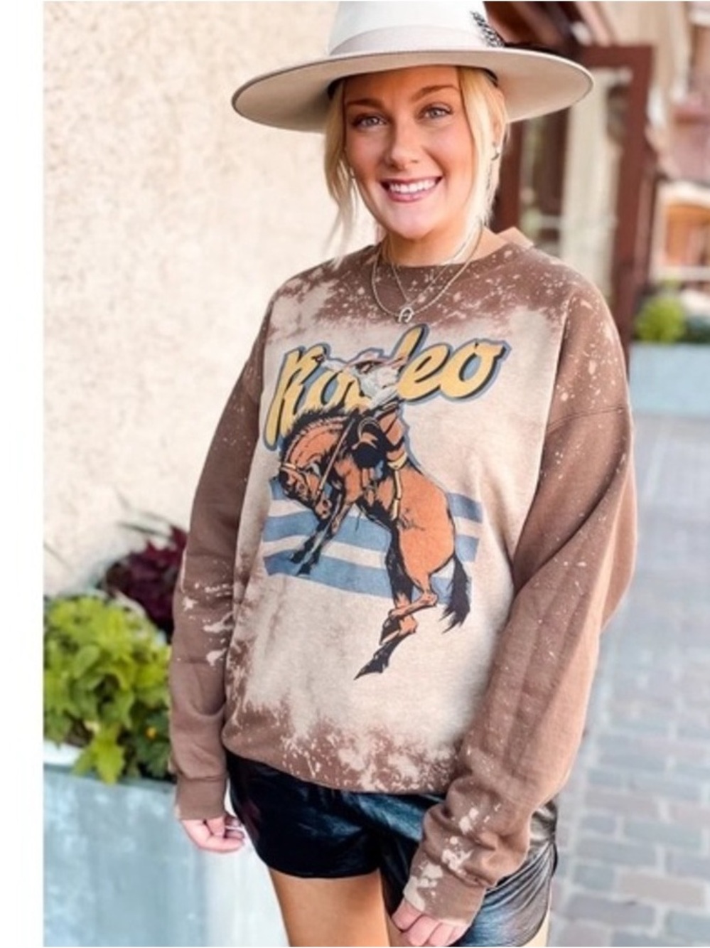 Women's Brown Rodeo Graphic Pullover Sweatshirt